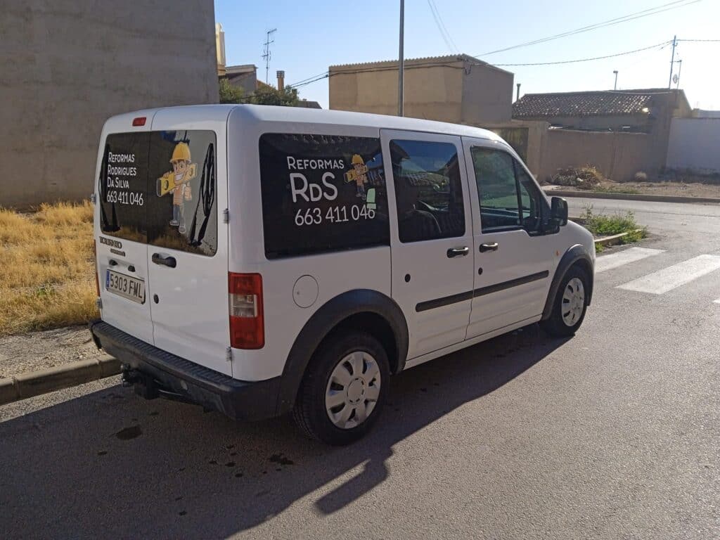 furgoneta de empresa rds reformas